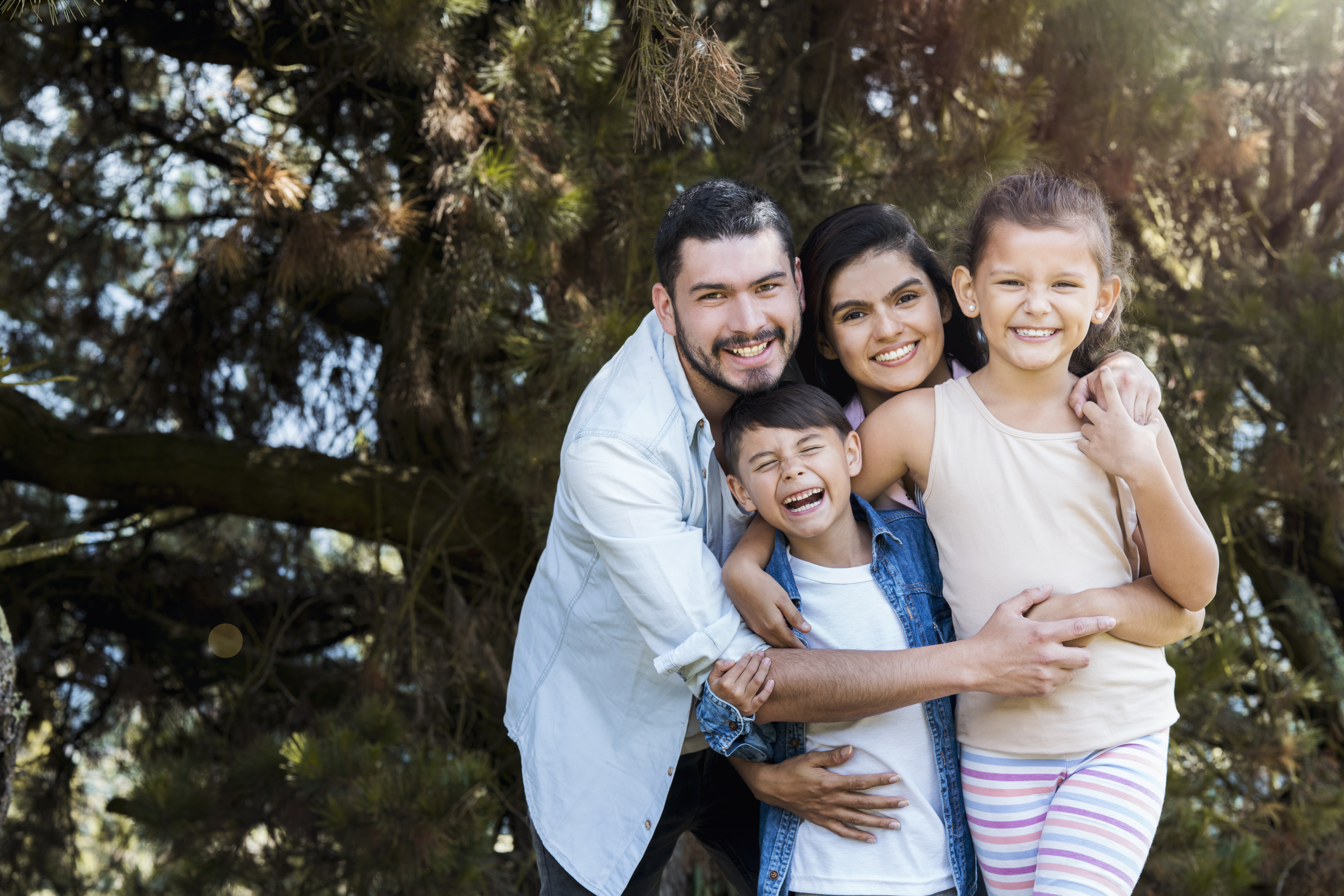 Family-embraced-in-the-garden