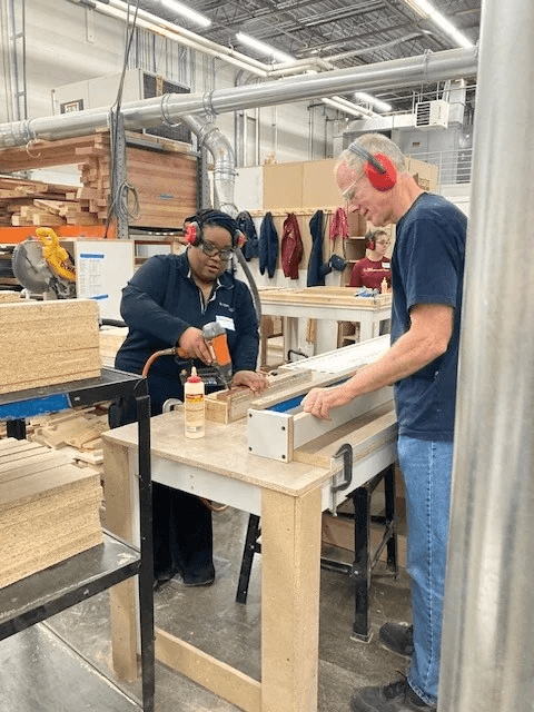 First Commonwealth Bank volunteers